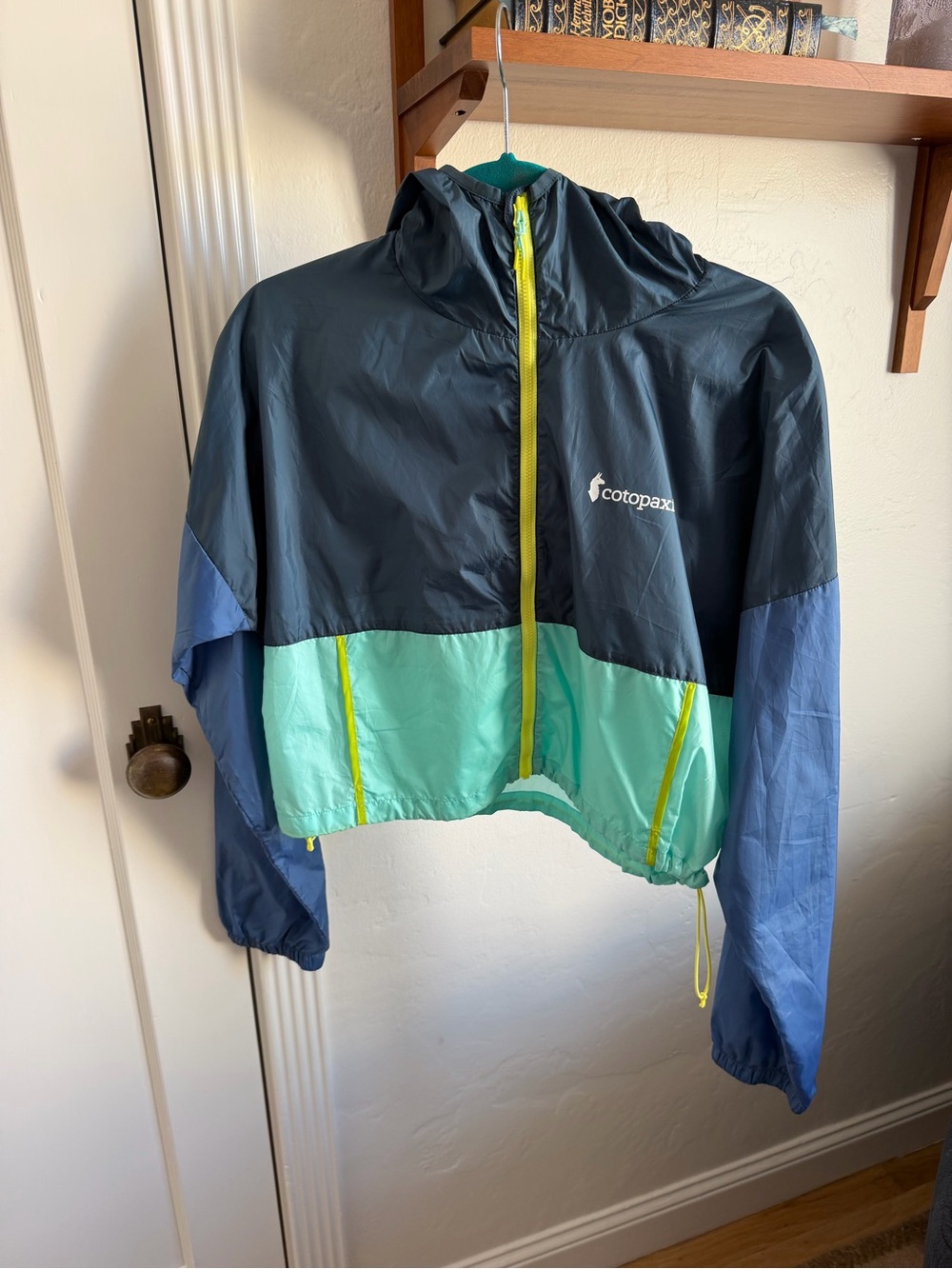 Cotopaxi Teca Cropped windbreaker